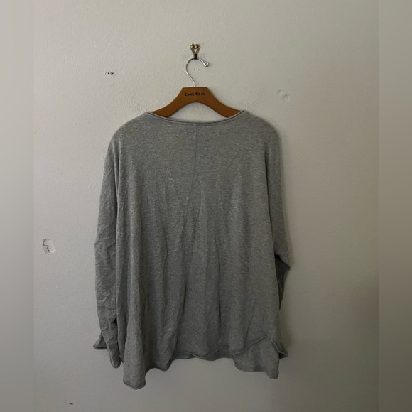 Out From Under Top Size Large - Picture 3 of 3